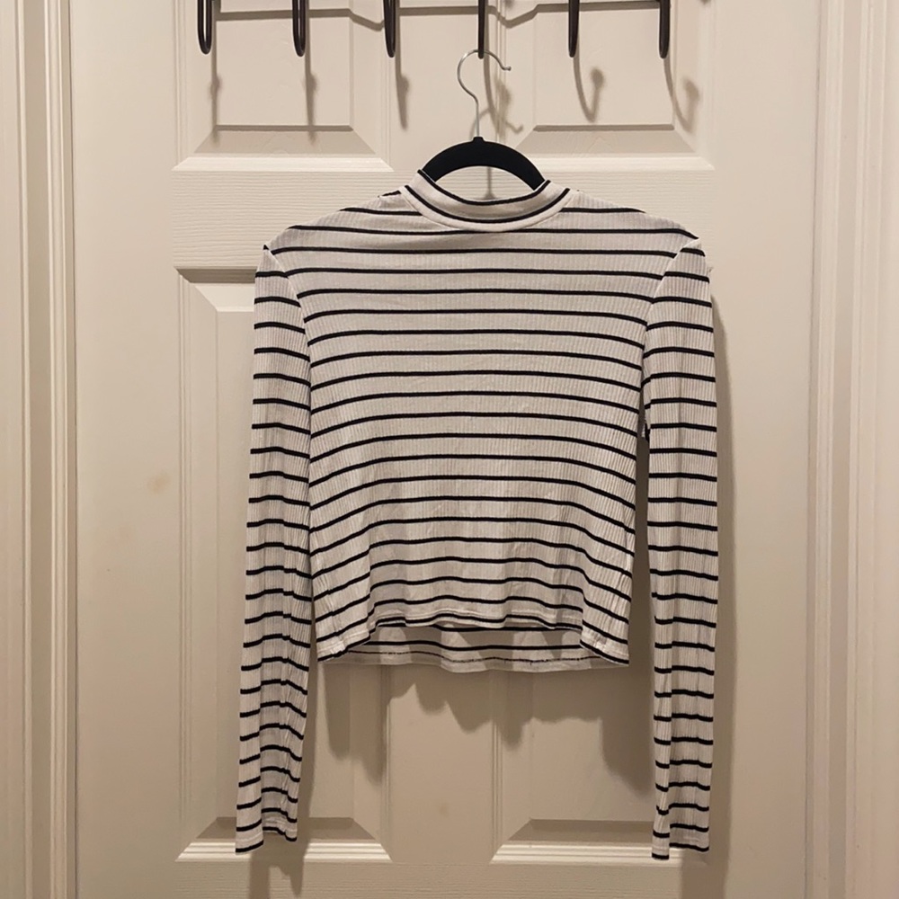 Long Sleeve Crop
